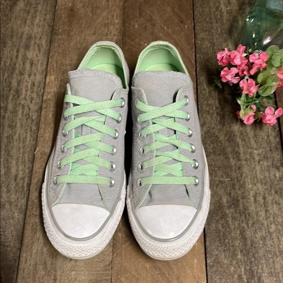Converse Women’s Chuck Taylor All Star Green/Grey Sneakers Size 7 - Picture 1 of 8